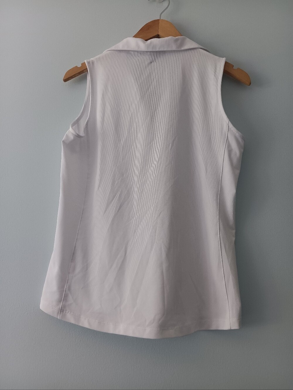Golftini White Ruffle Button Sleeveless Golf Active Top S - Picture 2 of 4